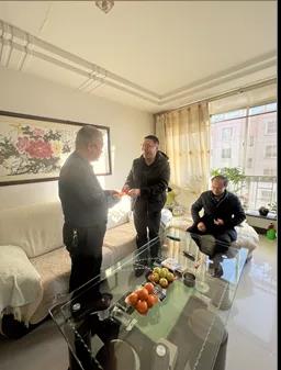 春節(jié)前夕酒泉市國資委領導看望慰問敦煌種業(yè)老干部老黨員、困難職工